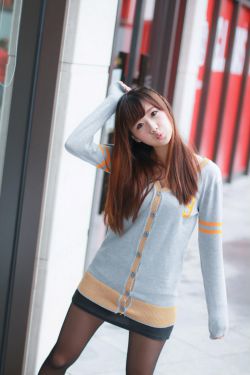 两根紫黑肿胀隔着一层薄膜